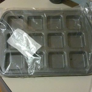 New Pampered Chef Brownie Pan